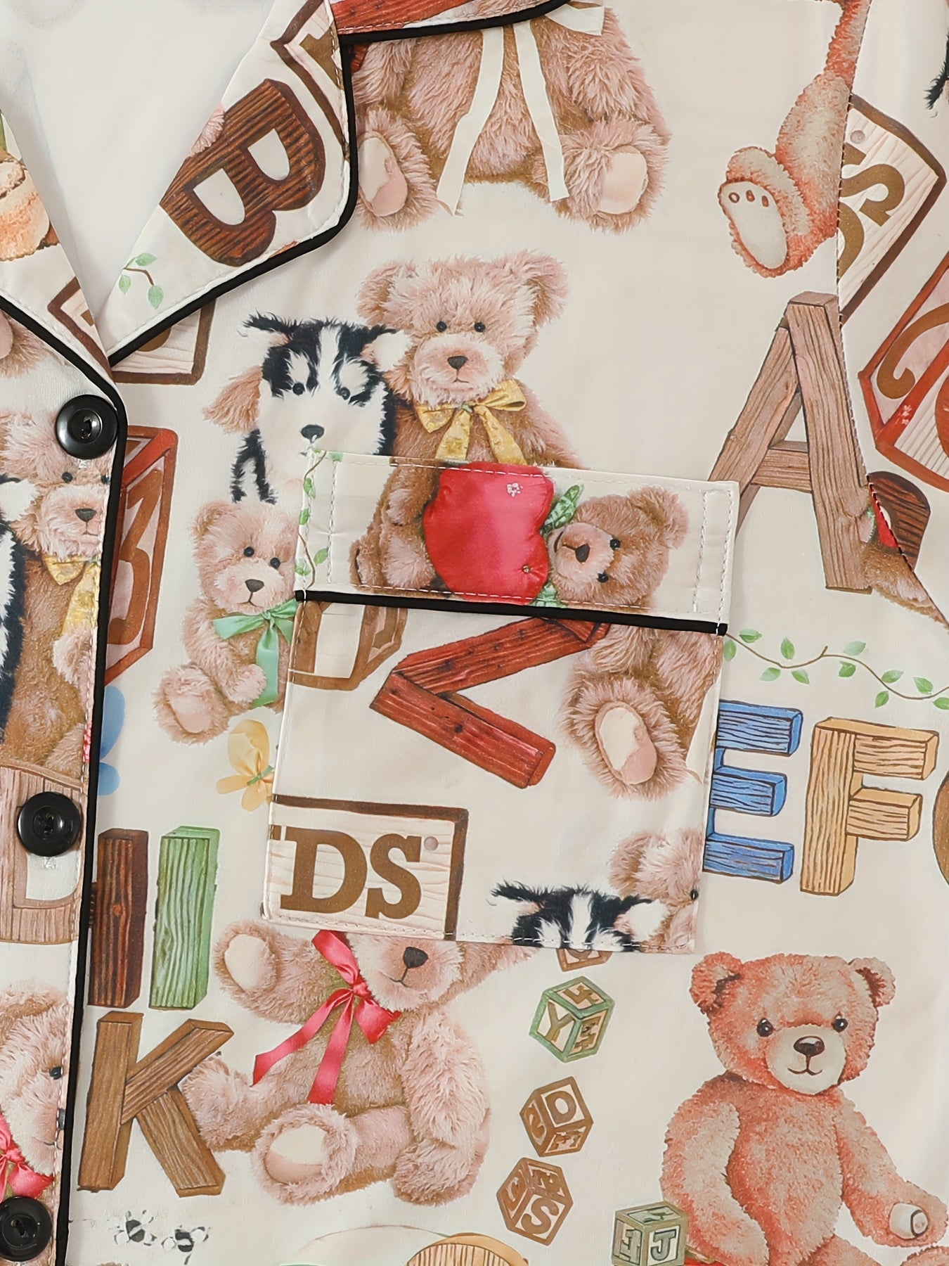 Three-Piece Ladies' Pajamas Set with Letters 'S Cubes, Bears And Other Printed Patterns, Can Be Worn Outside, with Lapel Short-Sleeved Cardigan And Loose Elastic Shorts And Trousers, Casual Four-Season Ladies' Pajamas And Home Clothes Set