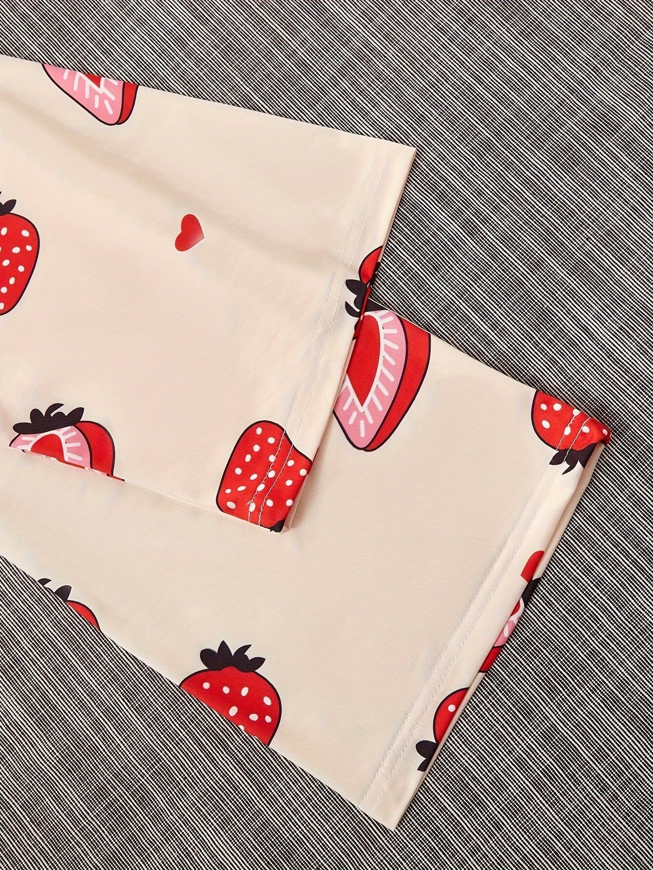 Ladies' three-piece strawberry-patterned pajamas set