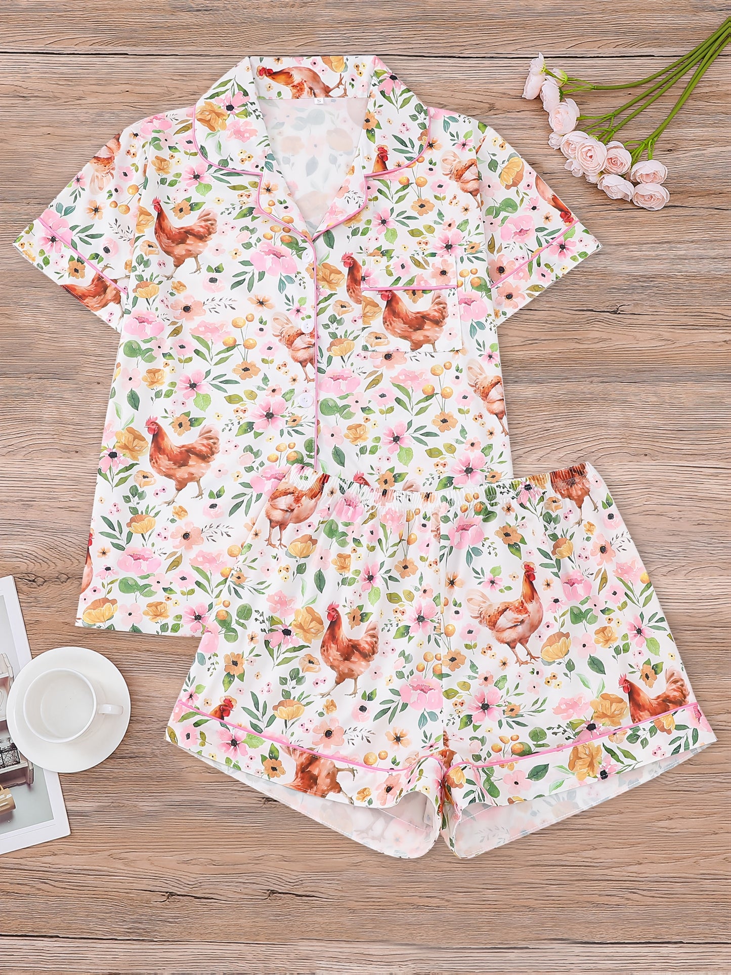 2pcs Colorful Country Style Rooster Print Women'S Pajama Set, Short Sleeve Shirt with Collar Button Soft Top and Loose Elastic Shorts, Beautiful and Fashionable Daily Wear, Holiday Pajama Party Costume, Casual Outdoor Home Comfortable Women'S Pajamas and