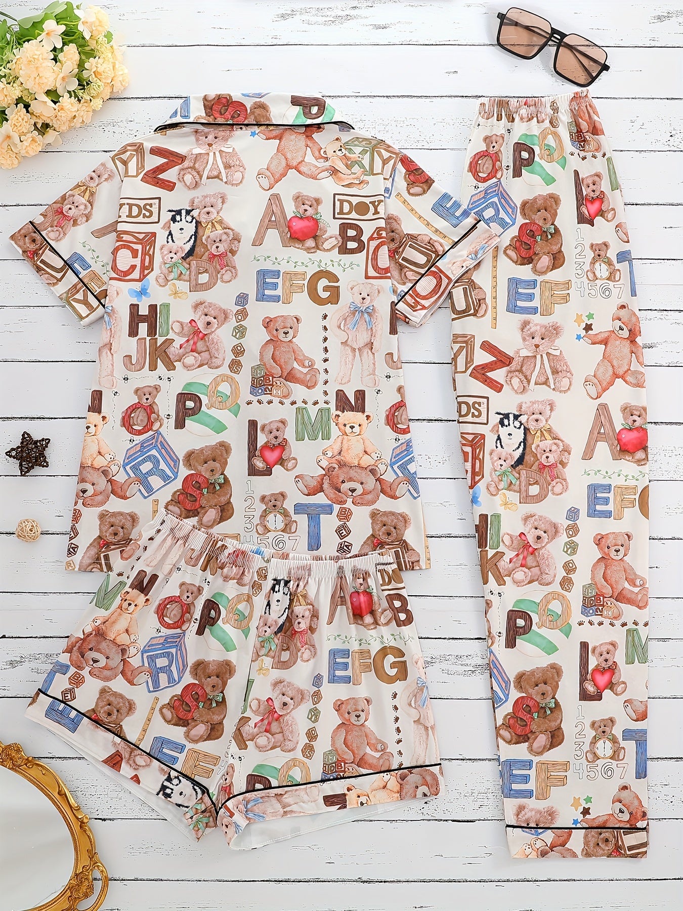 Three-Piece Ladies' Pajamas Set with Letters 'S Cubes, Bears And Other Printed Patterns, Can Be Worn Outside, with Lapel Short-Sleeved Cardigan And Loose Elastic Shorts And Trousers, Casual Four-Season Ladies' Pajamas And Home Clothes Set
