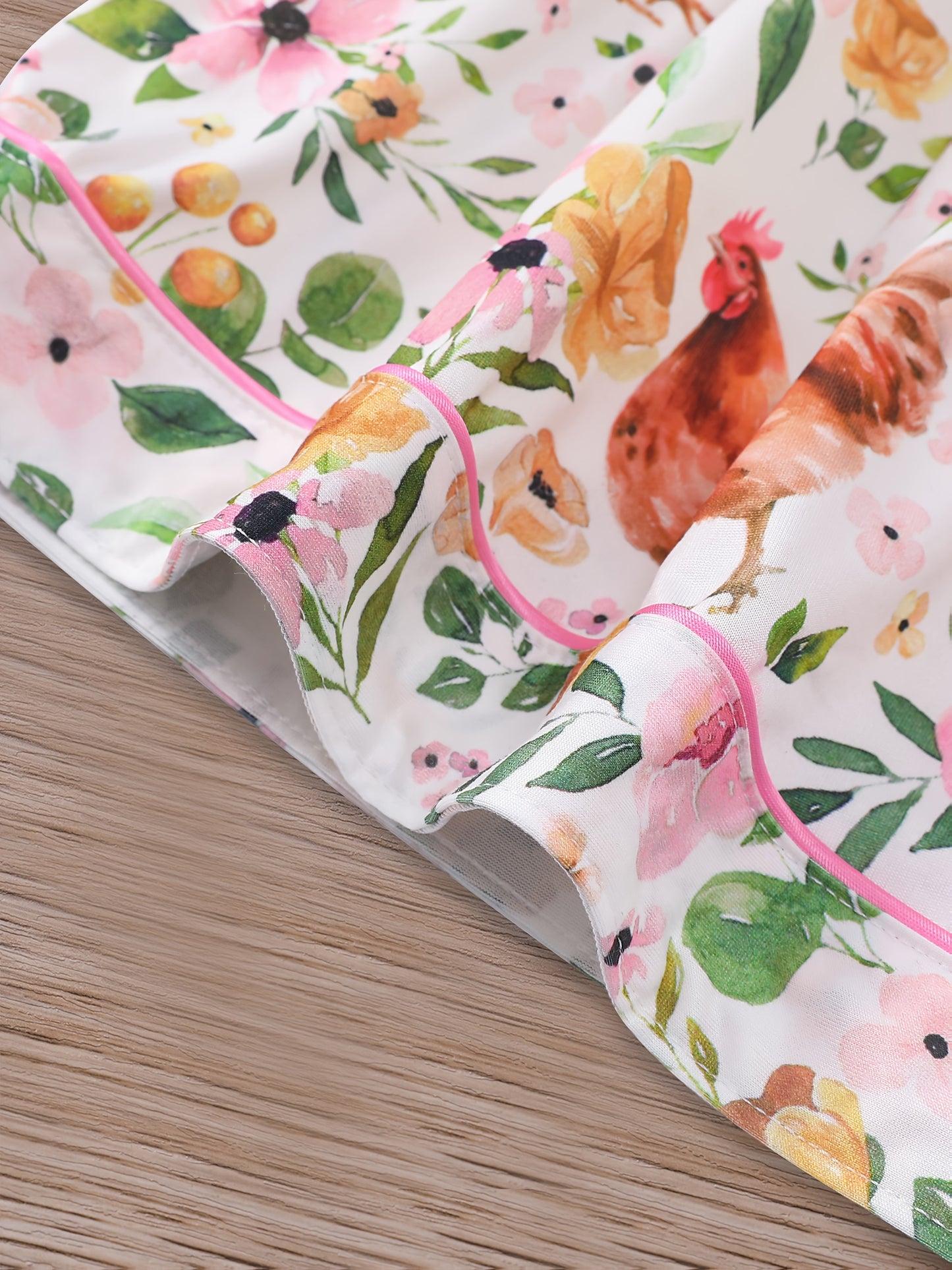 2pcs Colorful Country Style Rooster Print Women'S Pajama Set, Short Sleeve Shirt with Collar Button Soft Top and Loose Elastic Shorts, Beautiful and Fashionable Daily Wear, Holiday Pajama Party Costume, Casual Outdoor Home Comfortable Women'S Pajamas and