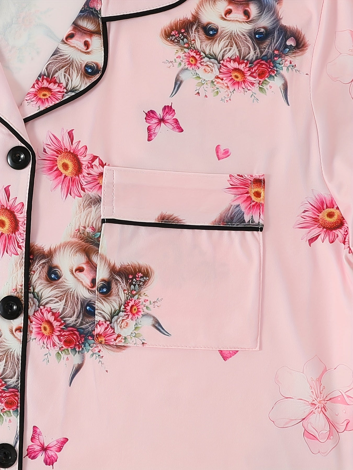 A Set of Three Pink Floral Print Pajamas for Women, Featuring a Comfortable Long-Sleeve Button-Up Shirt And Loose Elastic Shorts And Pants, Perfect for Casual Outdoor Wear And Home Lounging in All Seasons.