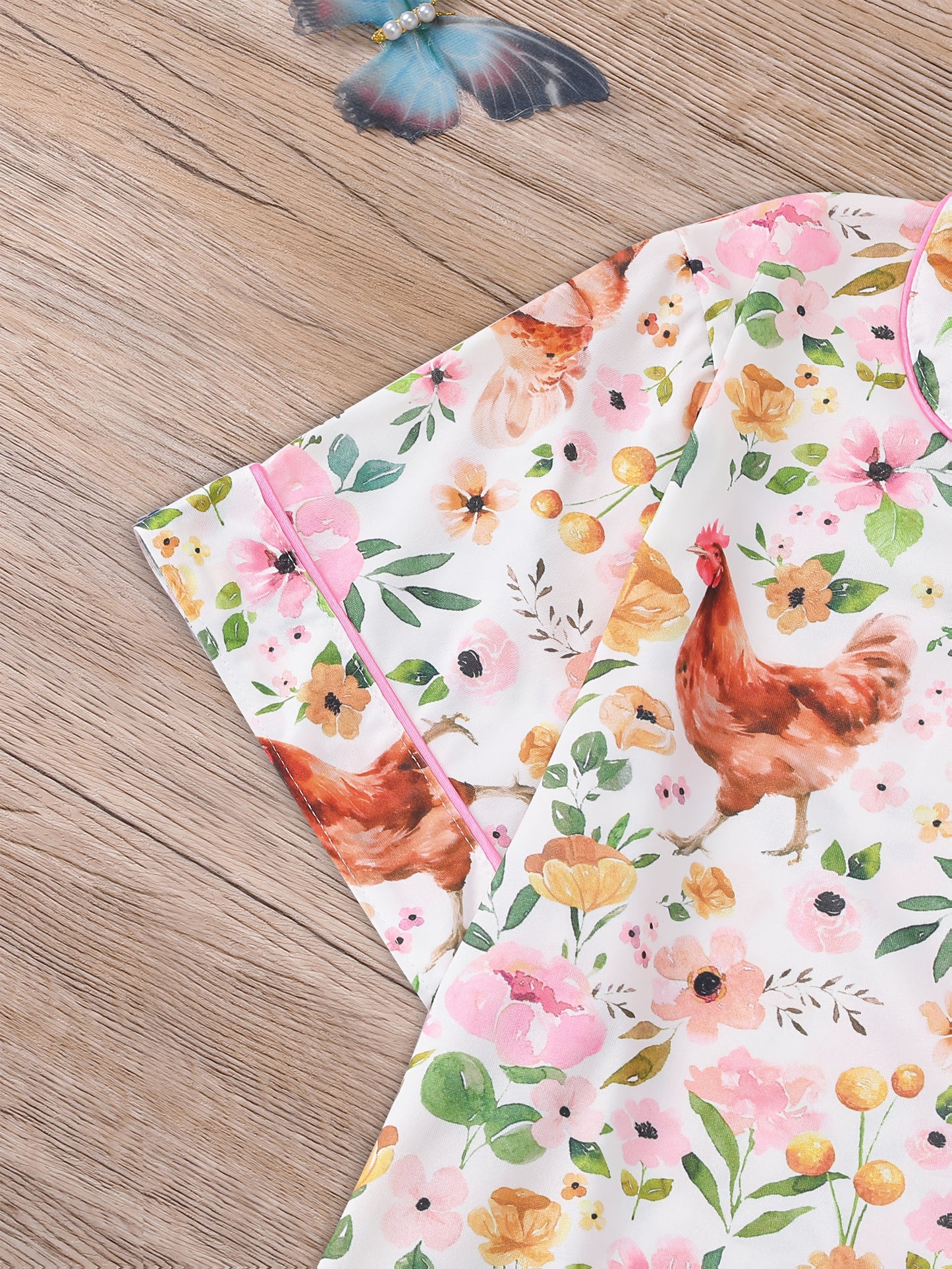 2pcs Colorful Country Style Rooster Print Women'S Pajama Set, Short Sleeve Shirt with Collar Button Soft Top and Loose Elastic Shorts, Beautiful and Fashionable Daily Wear, Holiday Pajama Party Costume, Casual Outdoor Home Comfortable Women'S Pajamas and