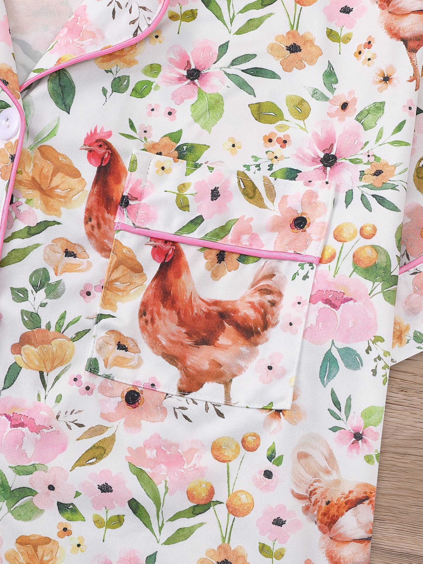 2pcs Colorful Country Style Rooster Print Women'S Pajama Set, Short Sleeve Shirt with Collar Button Soft Top and Loose Elastic Shorts, Beautiful and Fashionable Daily Wear, Holiday Pajama Party Costume, Casual Outdoor Home Comfortable Women'S Pajamas and