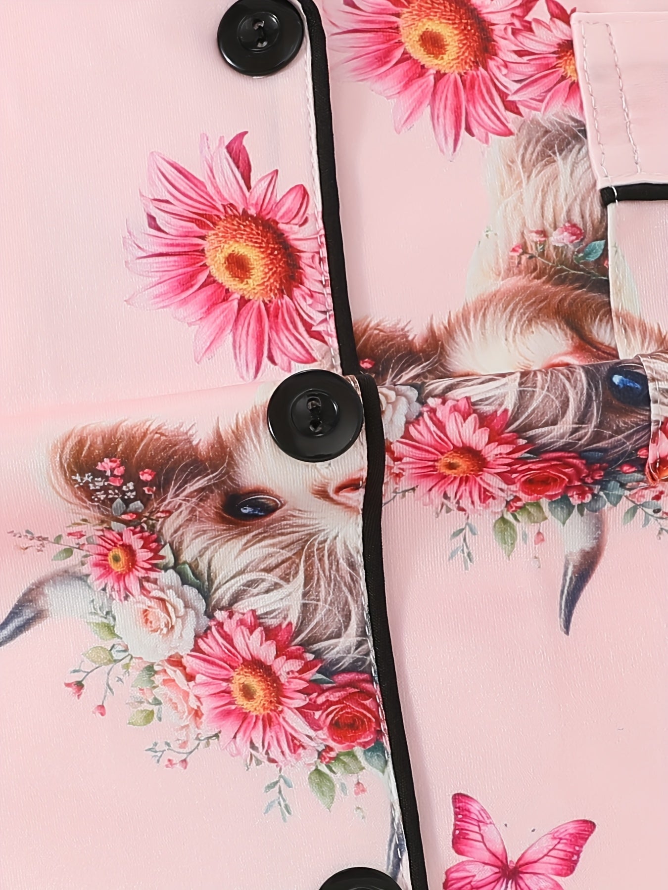 A Set of Three Pink Floral Print Pajamas for Women, Featuring a Comfortable Long-Sleeve Button-Up Shirt And Loose Elastic Shorts And Pants, Perfect for Casual Outdoor Wear And Home Lounging in All Seasons.