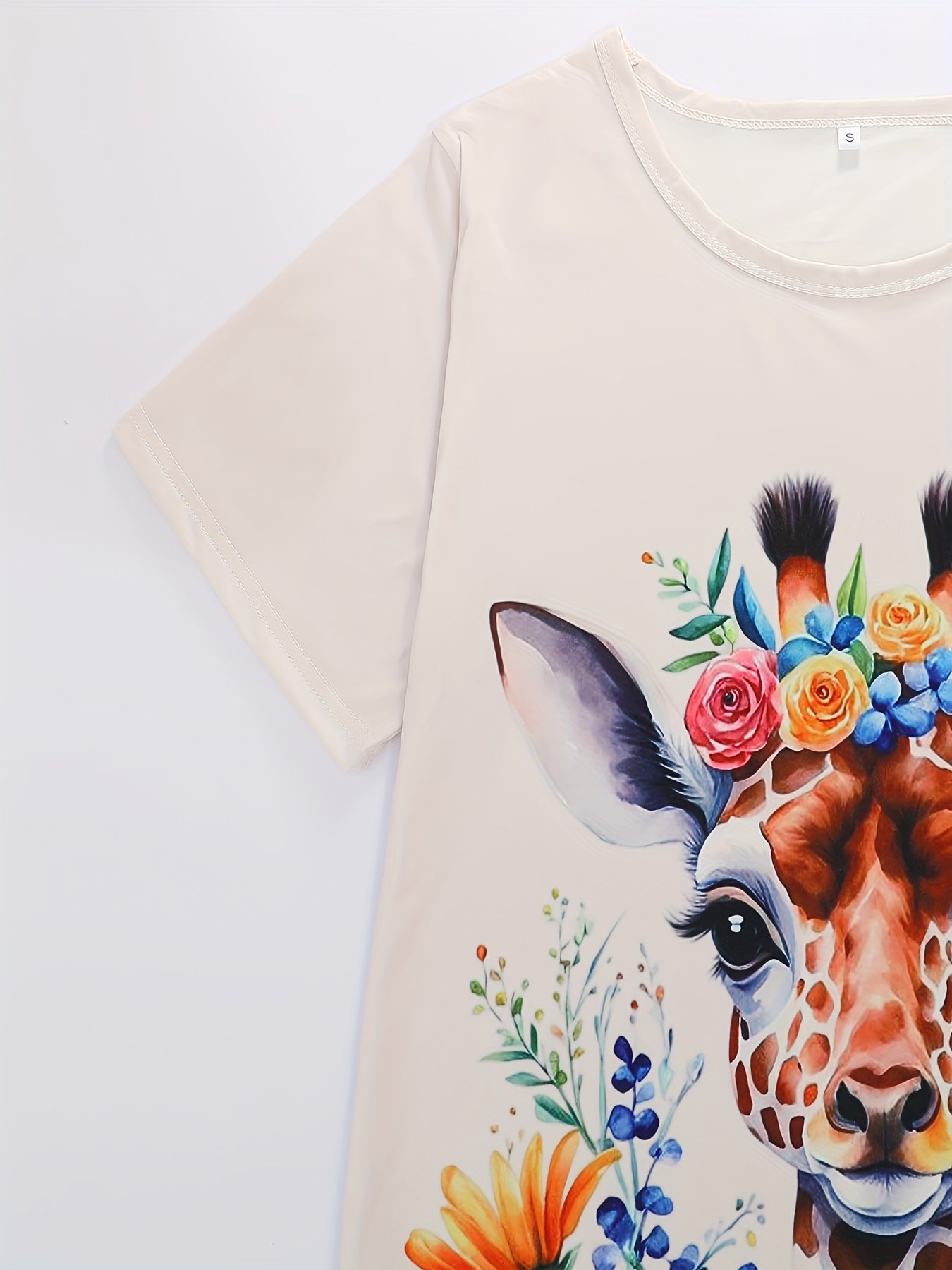 [3pcs Soft Giraffe Pajama Set] 3pcs Women's Soft Fabric Giraffe Floral Print Pajama Set | Short Sleeve Crew Neck Top & Elastic Waist Shorts & Pants, All-Season Comfort, Casual Animal Print Sleepwear, Giraffe Decor